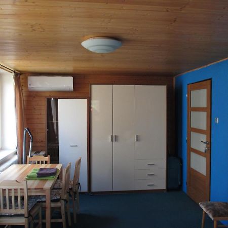Rd Cerncin Bucovice Apartment Exterior photo