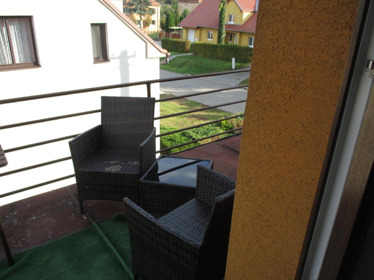Rd Cerncin Bucovice Apartment Exterior photo